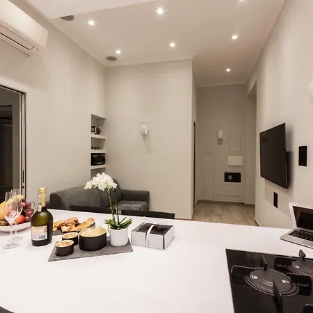 Domus Quiritum Elite, Vatican Luxury Rome